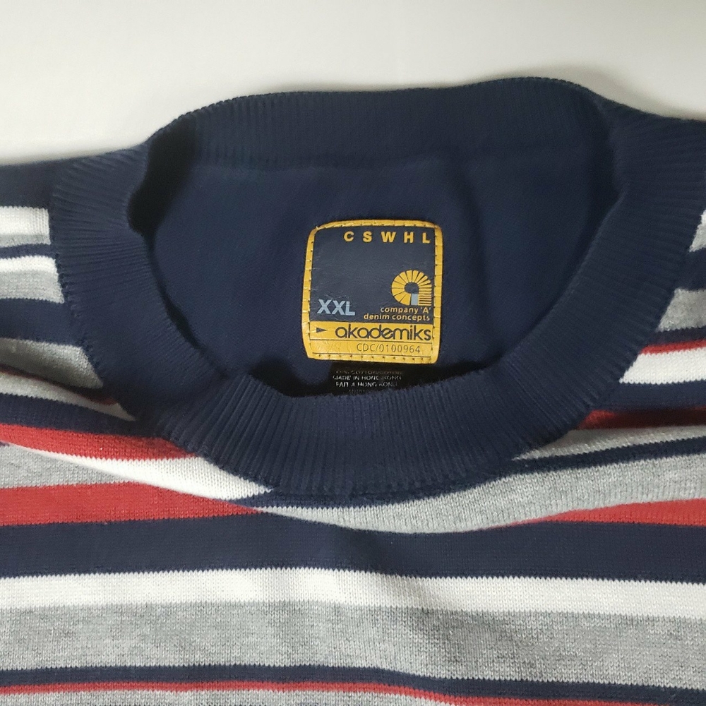 Old school Akademiks short sleeve crew neck sweate - Picture 4 of 4